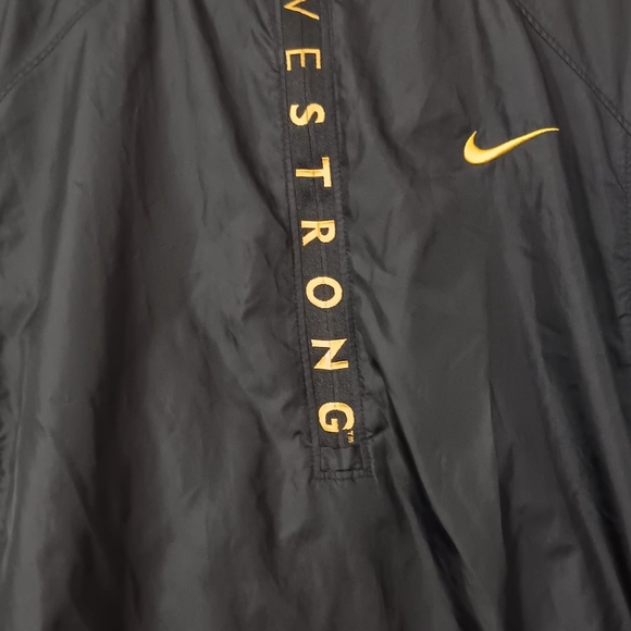Nike pull over jacket - Picture 3 of 3